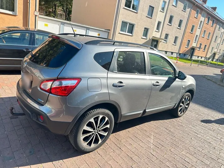 Nissan Qashqai+2