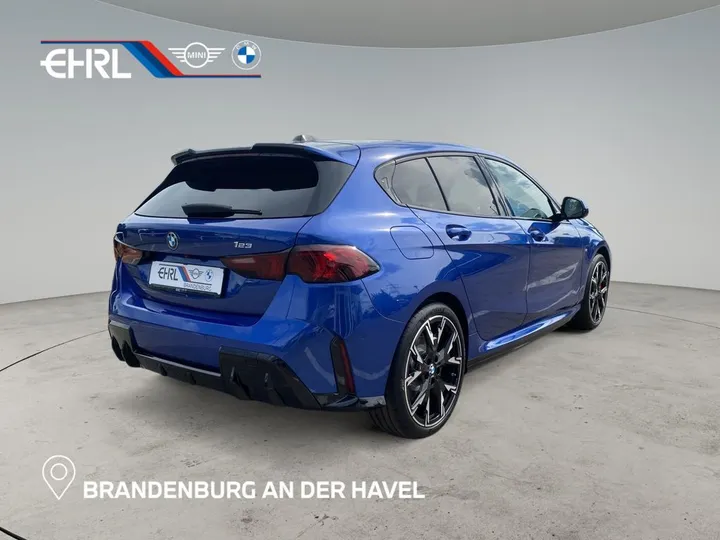 BMW 123