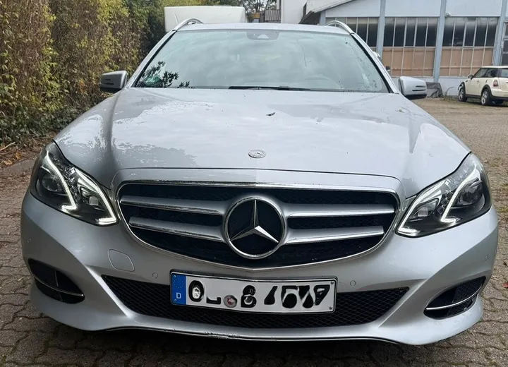 Mercedes-Benz E 220