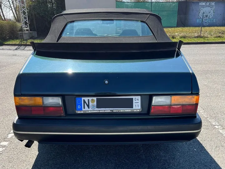 Saab 900