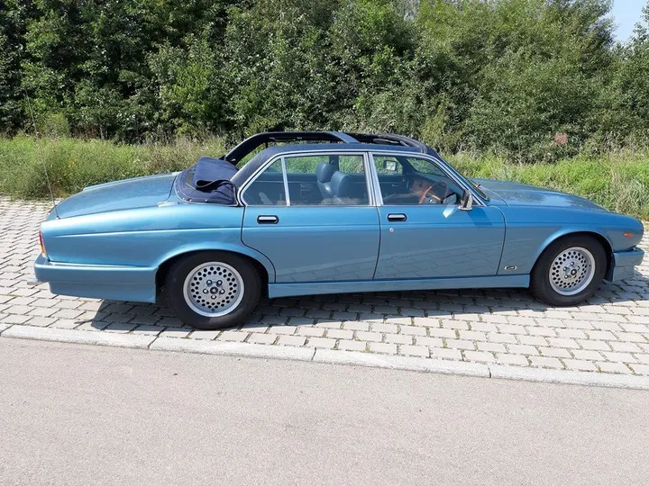 Jaguar XJ6