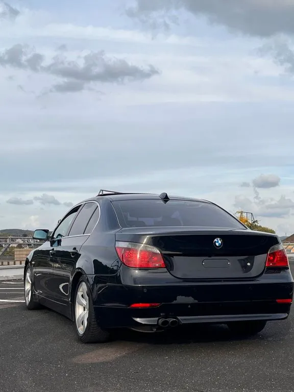 BMW 525