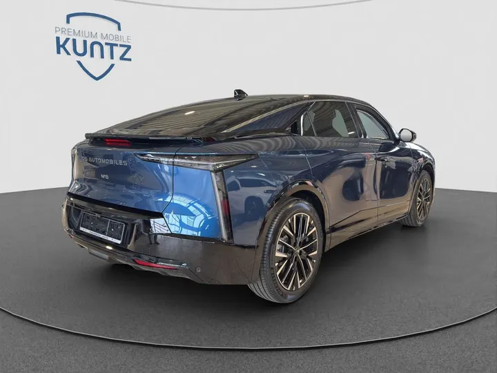 DS Automobiles Nº8