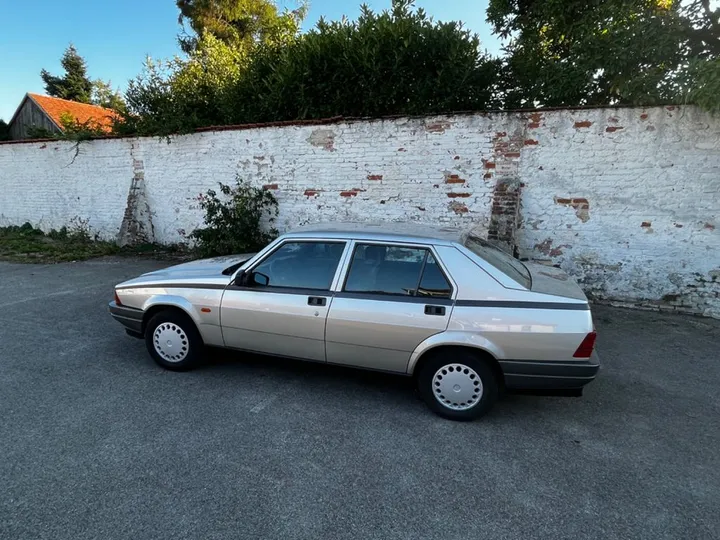 Alfa Romeo 75