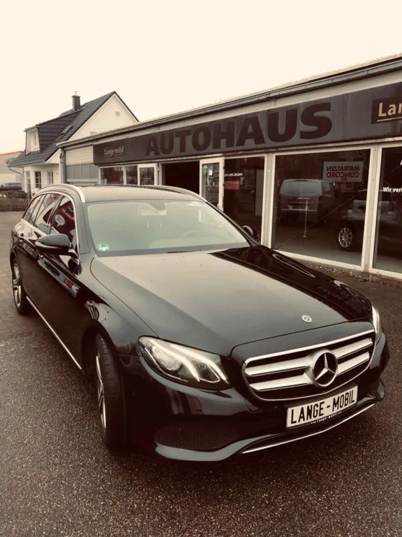 Mercedes-Benz E 220