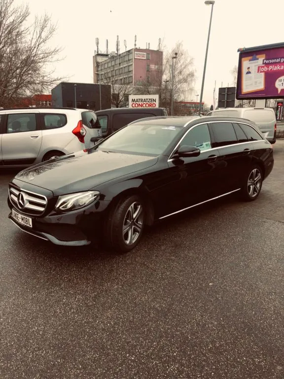 Mercedes-Benz E 220
