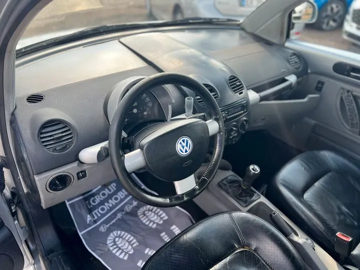 Volkswagen New Beetle