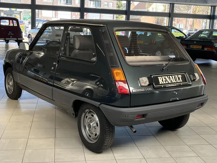 Renault R 5