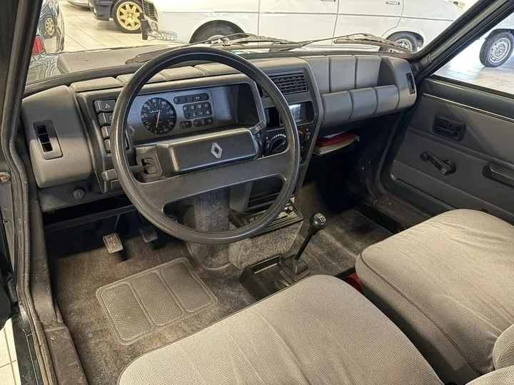 Renault R 5