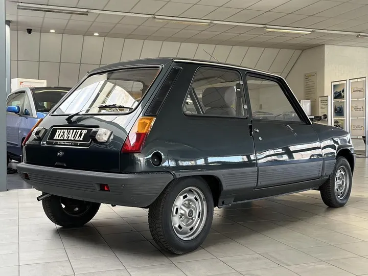 Renault R 5