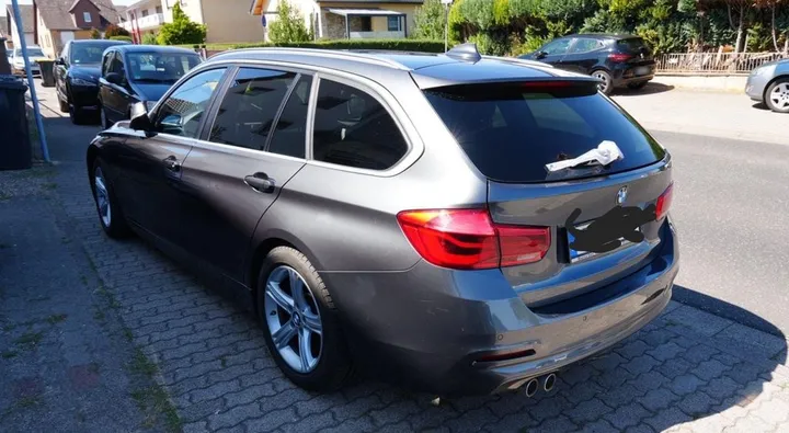 BMW 320