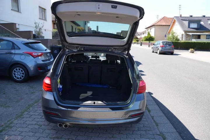 BMW 320