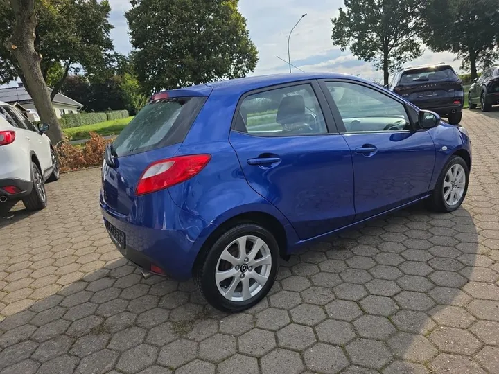 Mazda 2