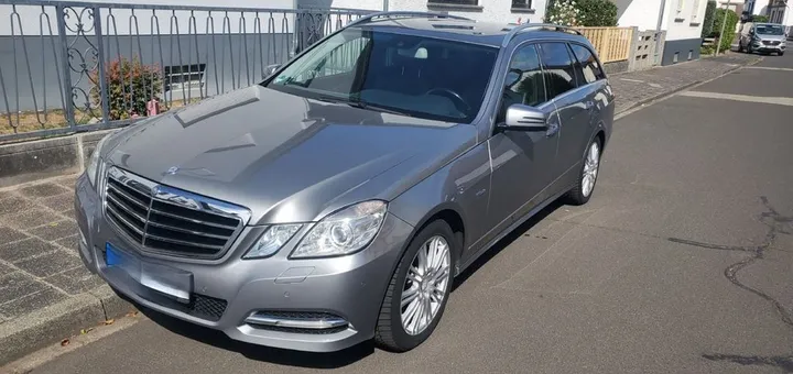 Mercedes-Benz E 200