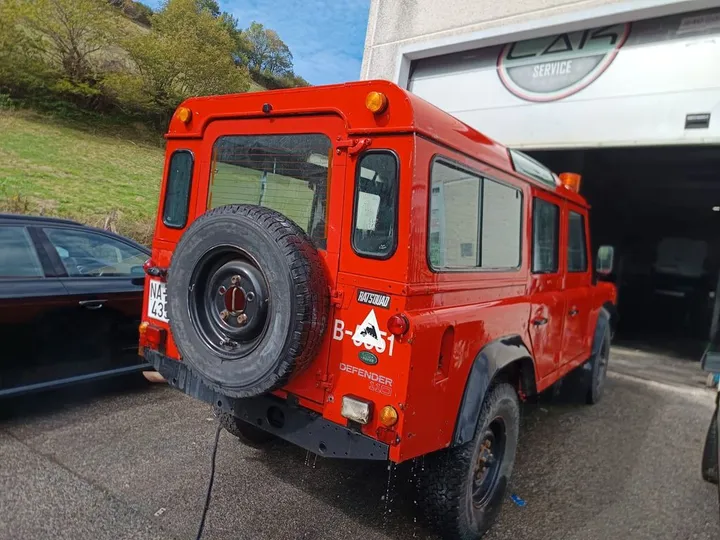 Land Rover Defender