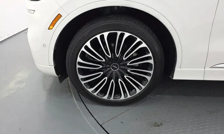 Lincoln Aviator