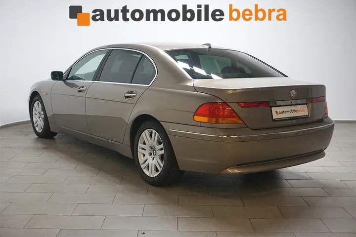 BMW 745