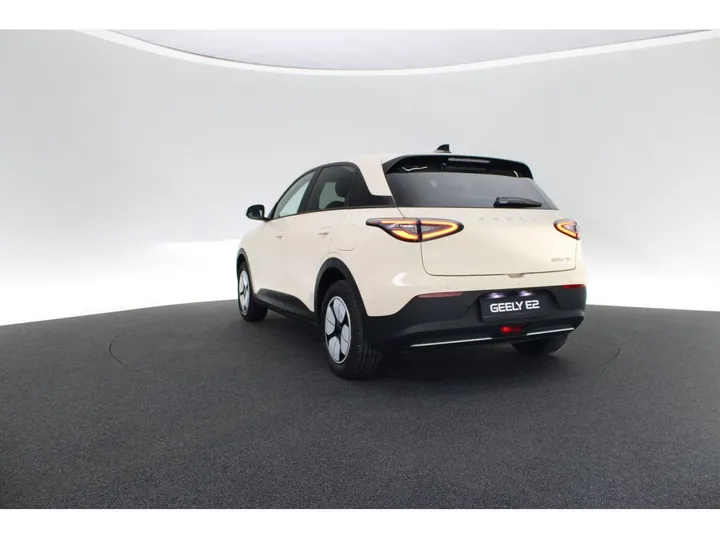 Geely E2