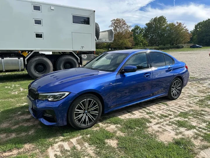 BMW 330