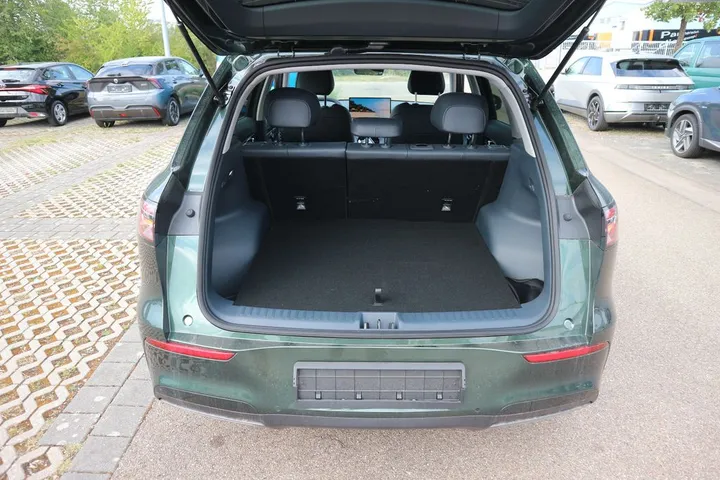 Geely E5