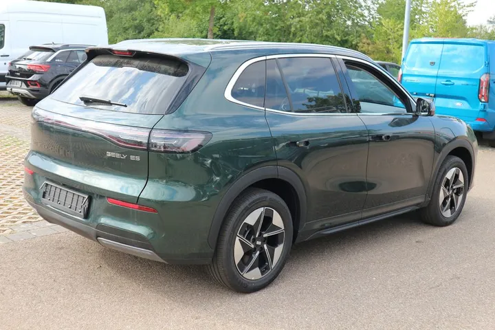 Geely E5