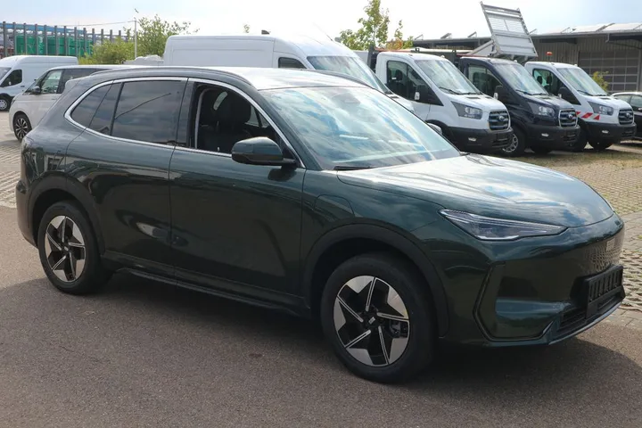 Geely E5
