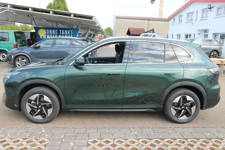 Geely E5