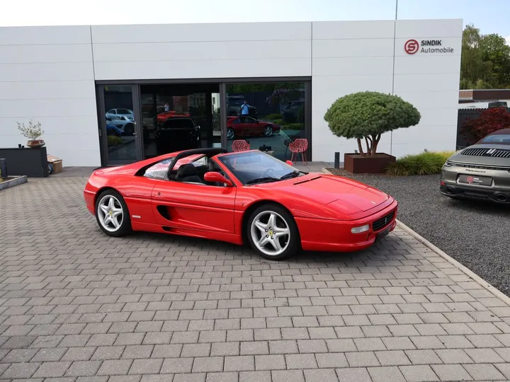 Ferrari F355