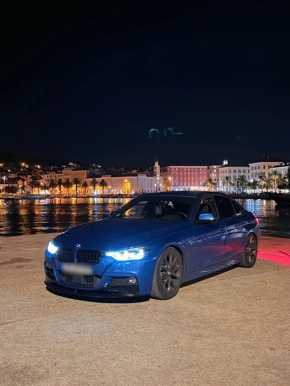 BMW 330