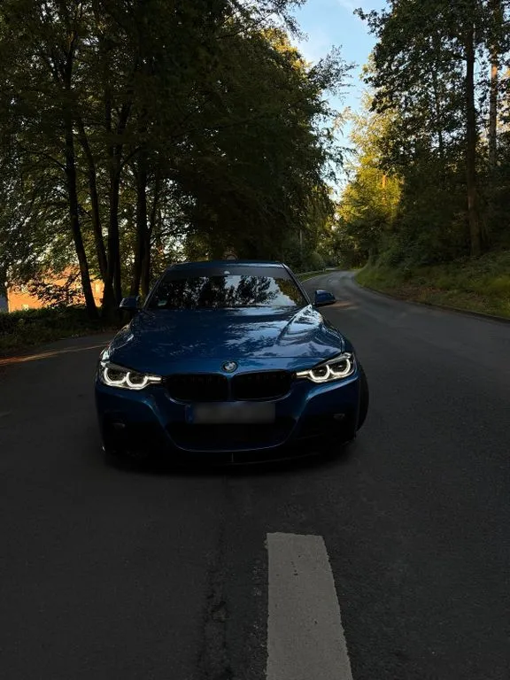 BMW 330