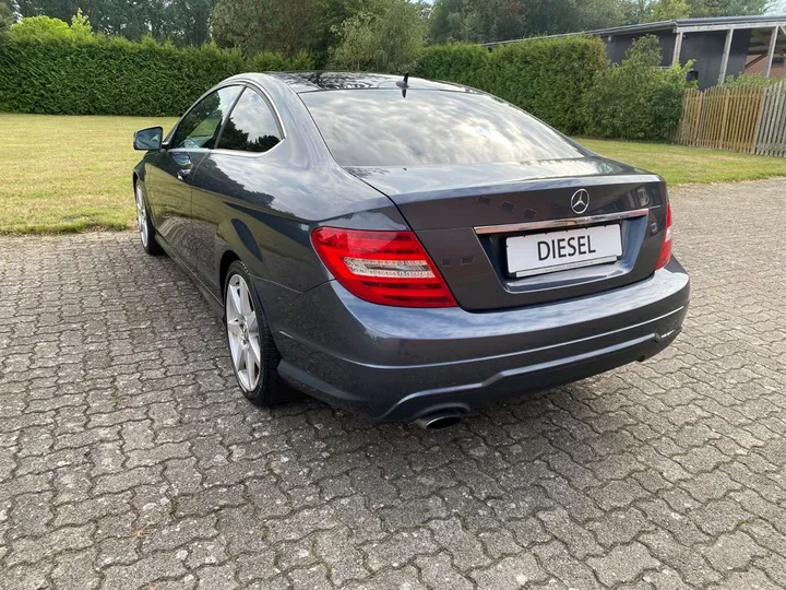 Mercedes-Benz C 220