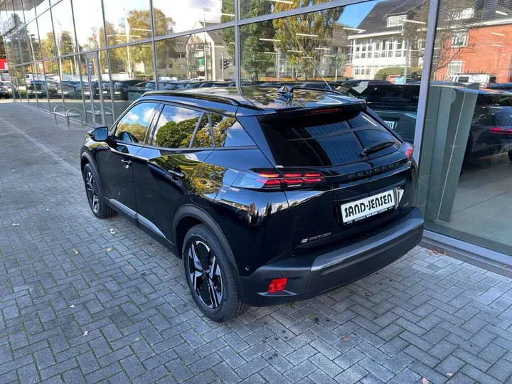 Peugeot e-2008