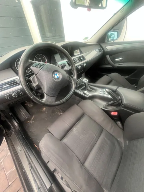 BMW 525