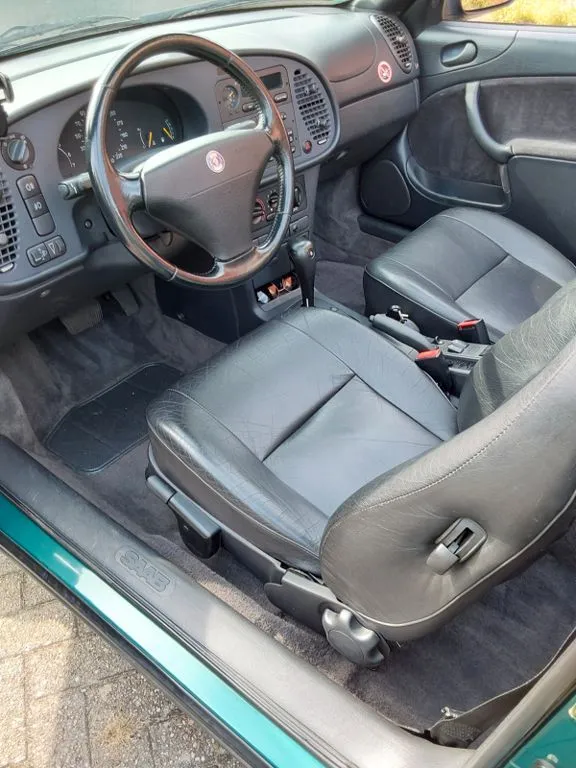 Saab 900