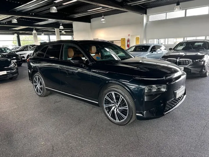 XPENG G9