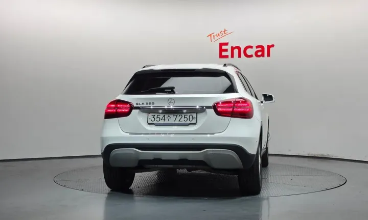 Mercedes-Benz GLA-Class
