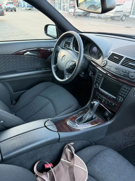 Mercedes-Benz E 280