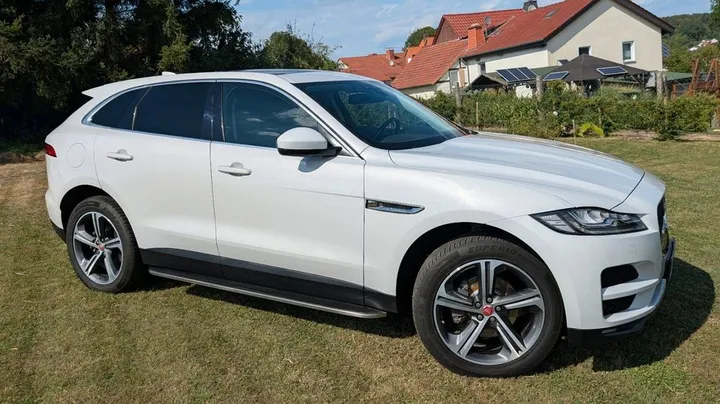 Jaguar F-Pace