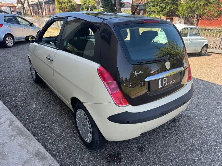 Lancia Ypsilon