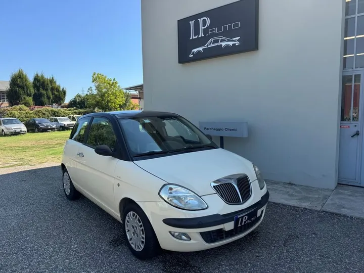 Lancia Ypsilon