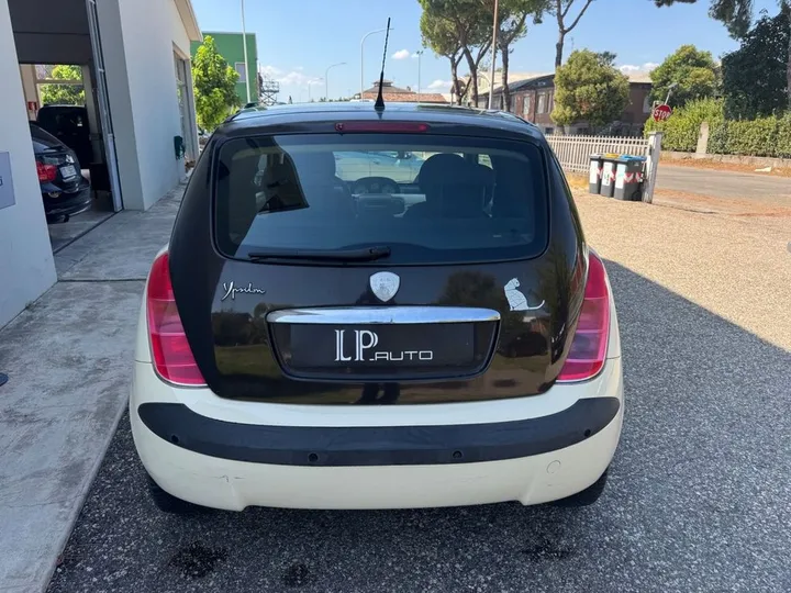 Lancia Ypsilon