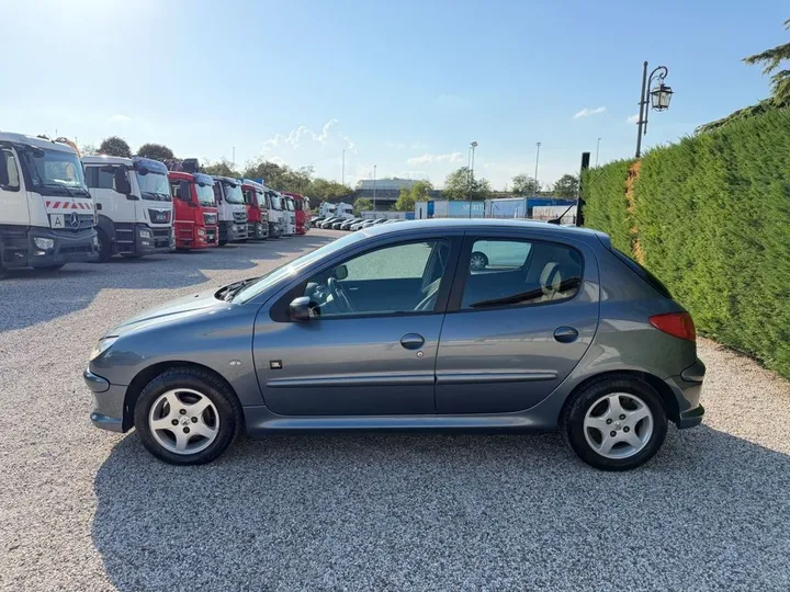 Peugeot 206