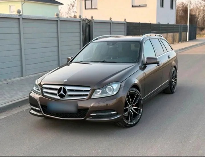 Mercedes-Benz C 220