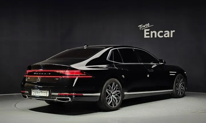 Genesis G90