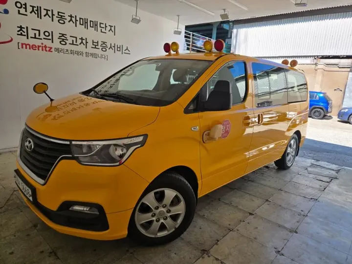 Hyundai Starex