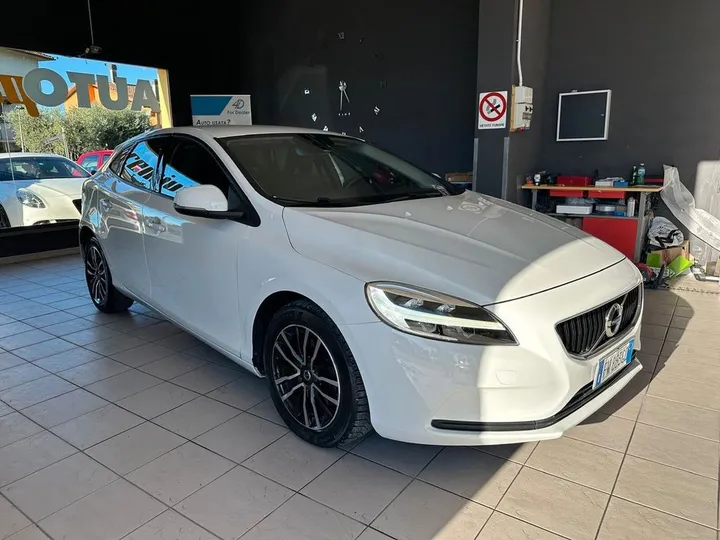 Volvo V40