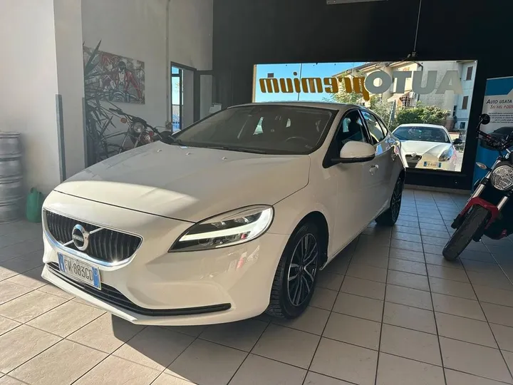 Volvo V40