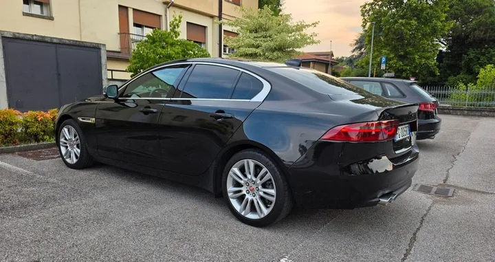 Jaguar XE