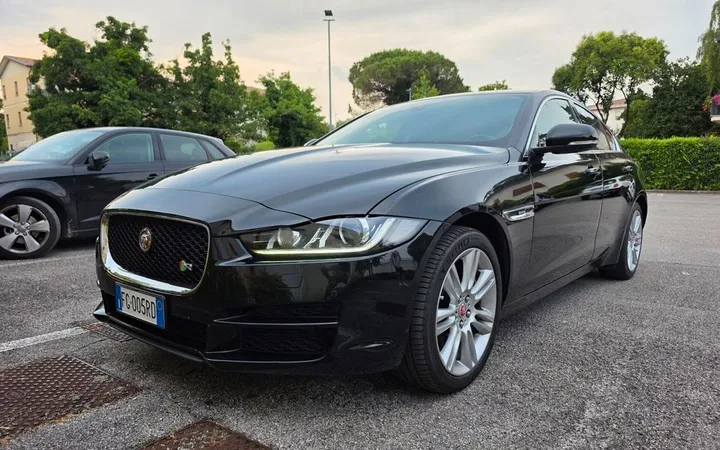 Jaguar XE