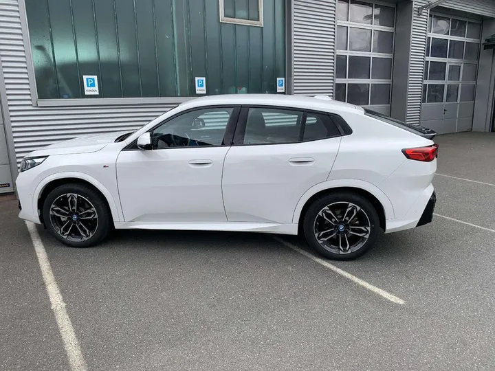 BMW iX2